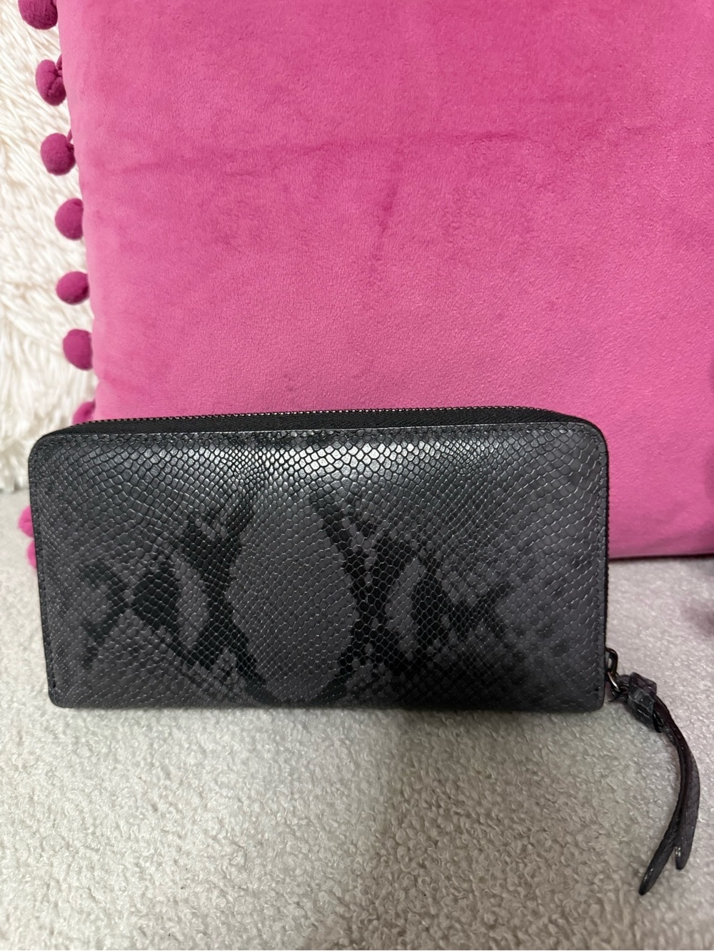 Jimmy Choo Continental Python-Effect Zip Wallet NWOT Card Included. - Picture 2 of 13